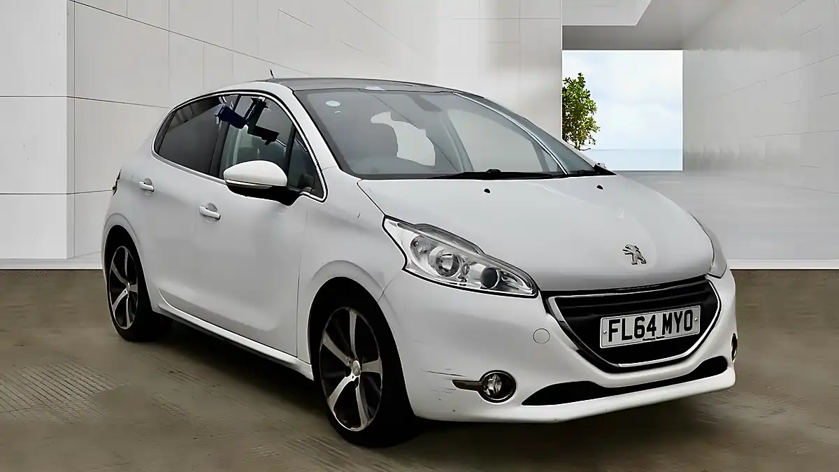Used 2014 Peugeot 208 Feline Egc White - Front View