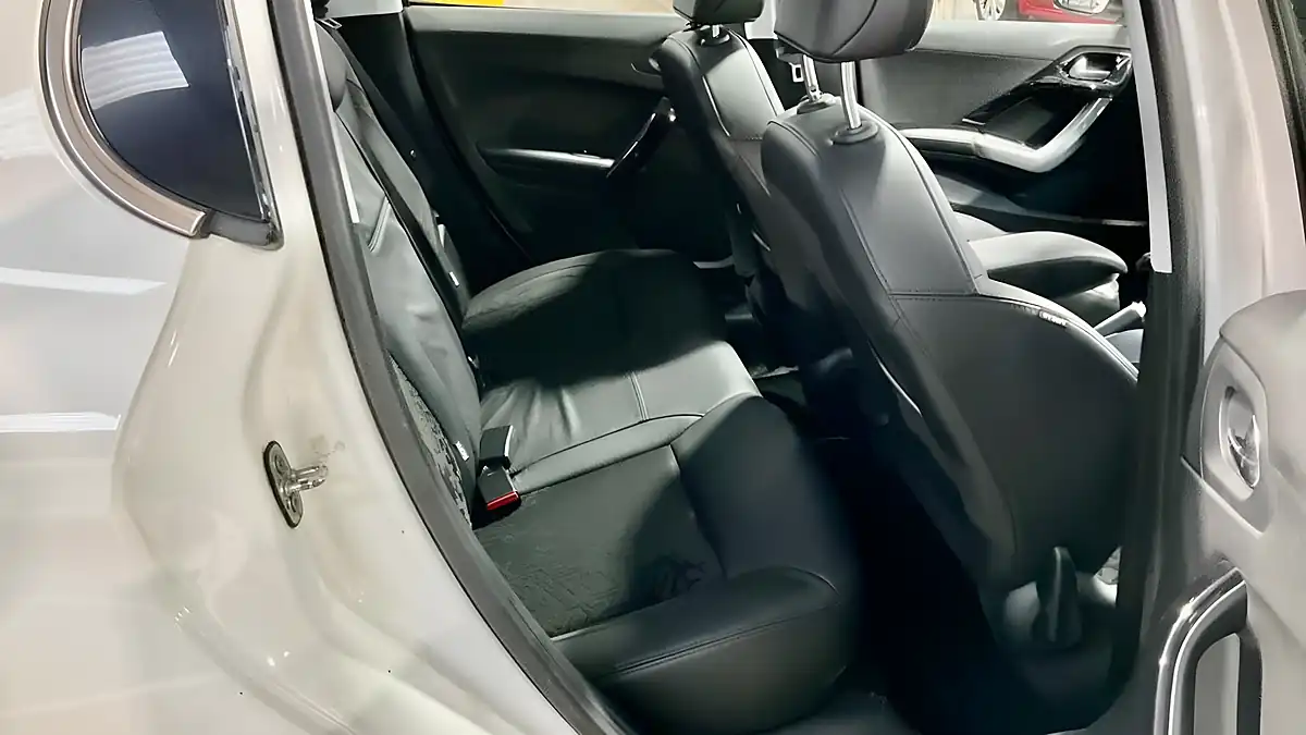Used 2014 Peugeot 208 Feline Egc White - Interior and Exterior details 11