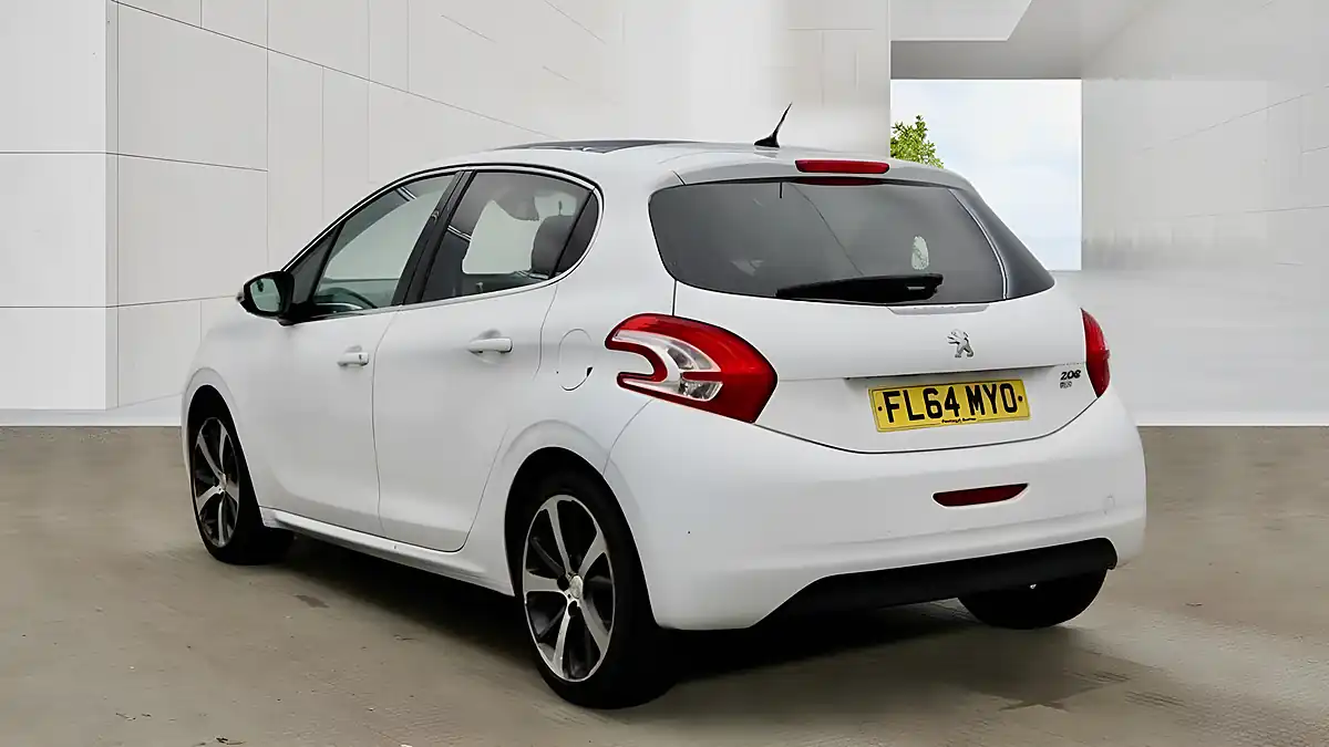 Used 2014 Peugeot 208 Feline Egc White - Interior and Exterior details 4