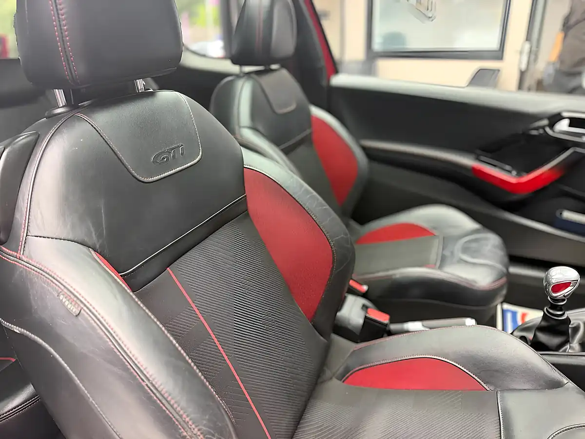 Used 2014 Peugeot 208 GTI Red - Interior and Exterior details 14