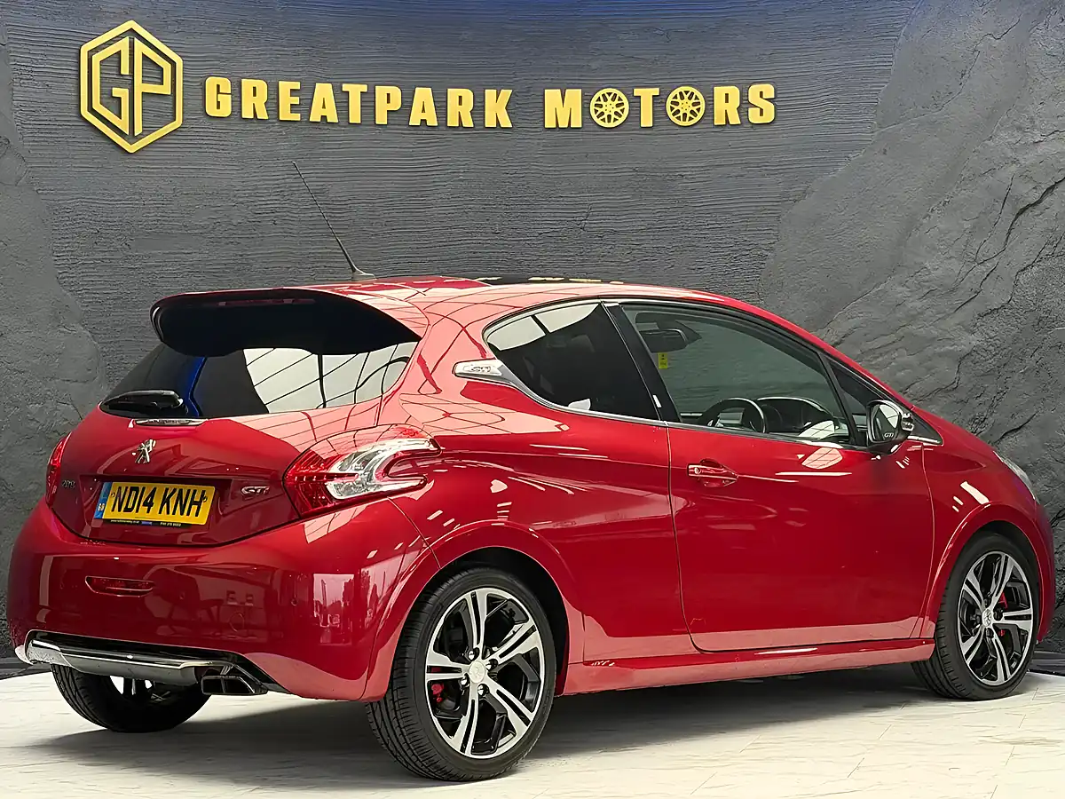 Used 2014 Peugeot 208 GTI Red - Interior and Exterior details 5