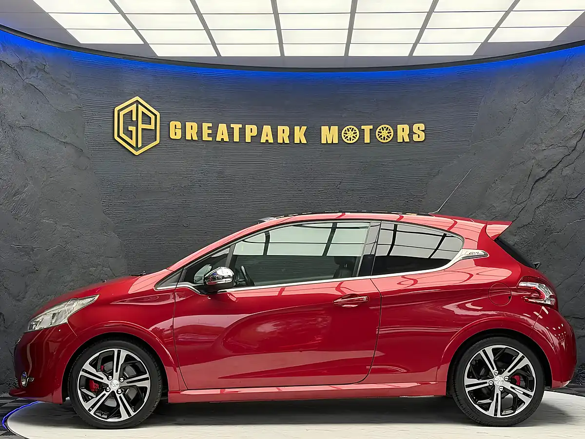 Used 2014 Peugeot 208 GTI Red - Interior and Exterior details 8