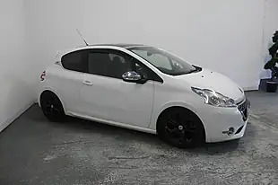 Used 2014 Peugeot 208 GTI White - Interior and Exterior details 3