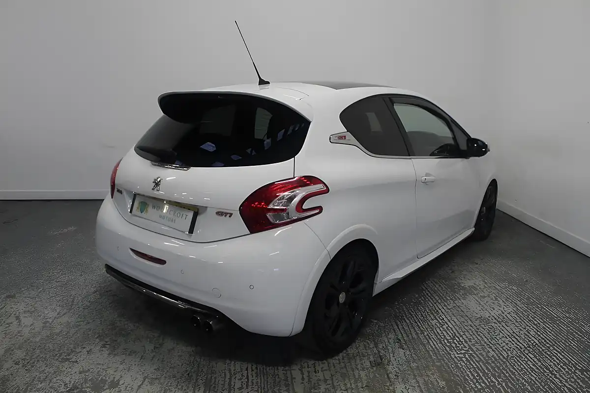 Used 2014 Peugeot 208 GTI White - Interior and Exterior details 6