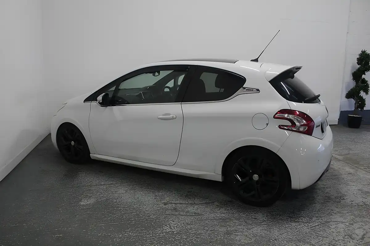 Used 2014 Peugeot 208 GTI White - Interior and Exterior details 7
