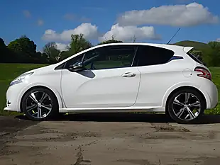 Used 2014 Peugeot 208 GTI White - Interior and Exterior details 10
