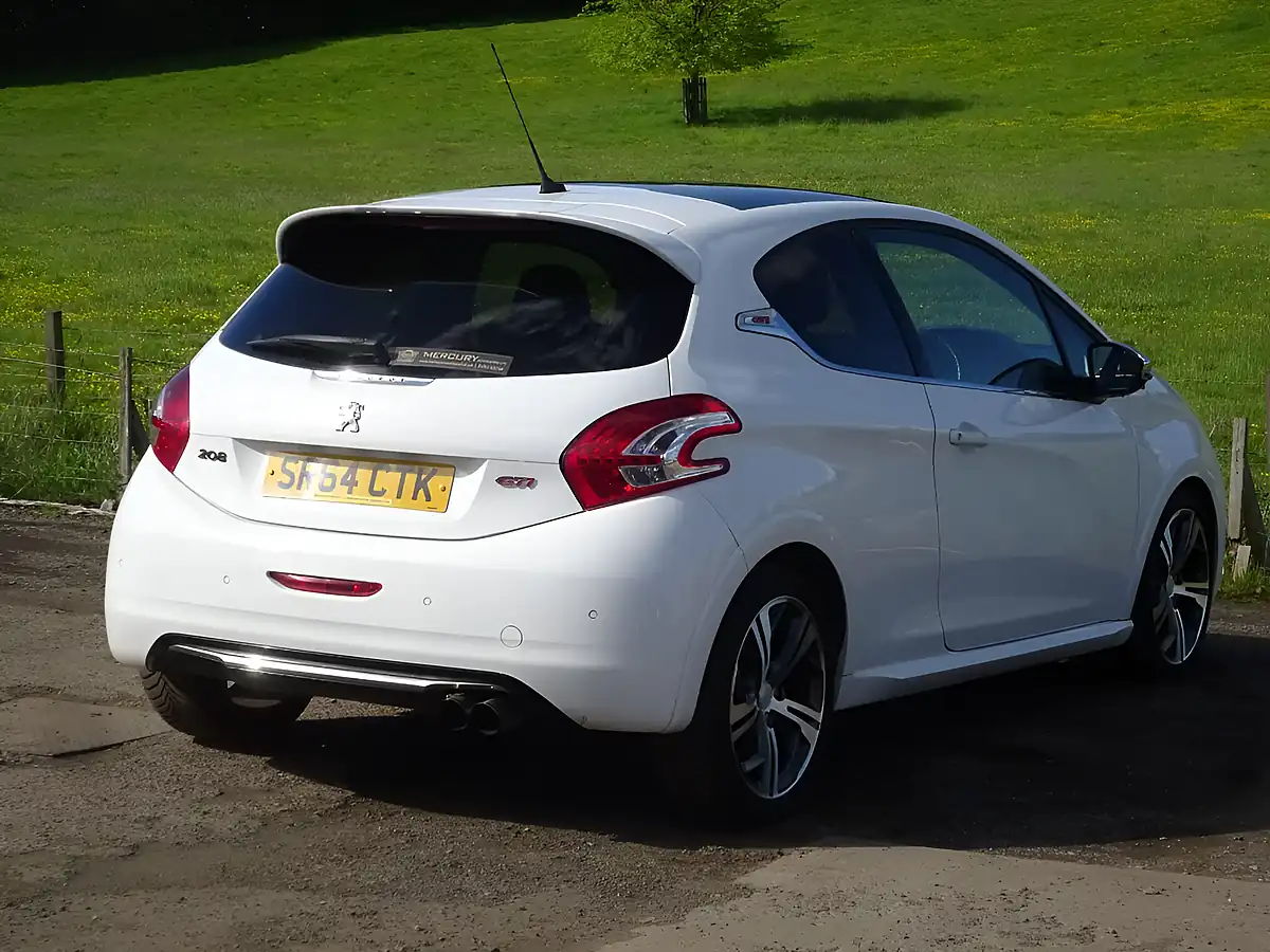 Used 2014 Peugeot 208 GTI White - Interior and Exterior details 16