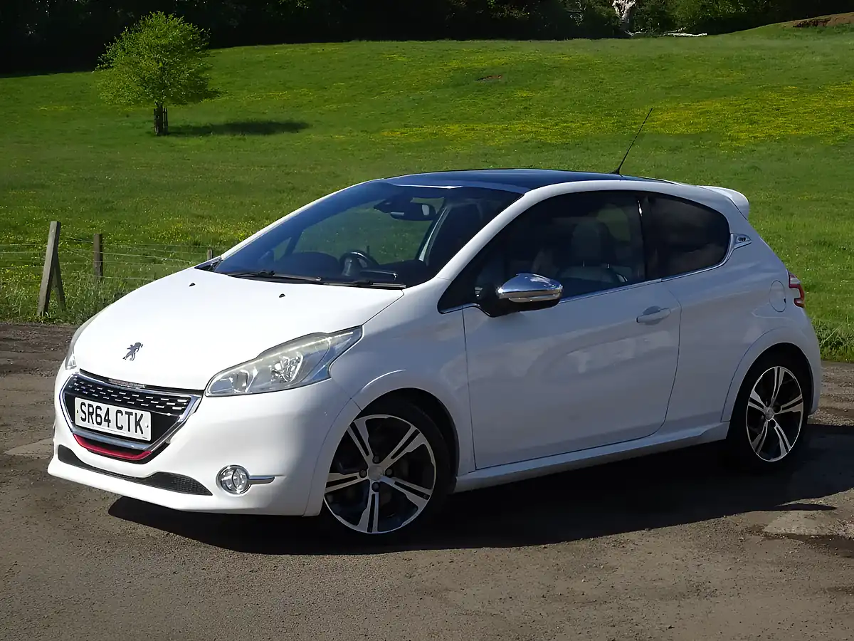 Used 2014 Peugeot 208 GTI White - Interior and Exterior details 2