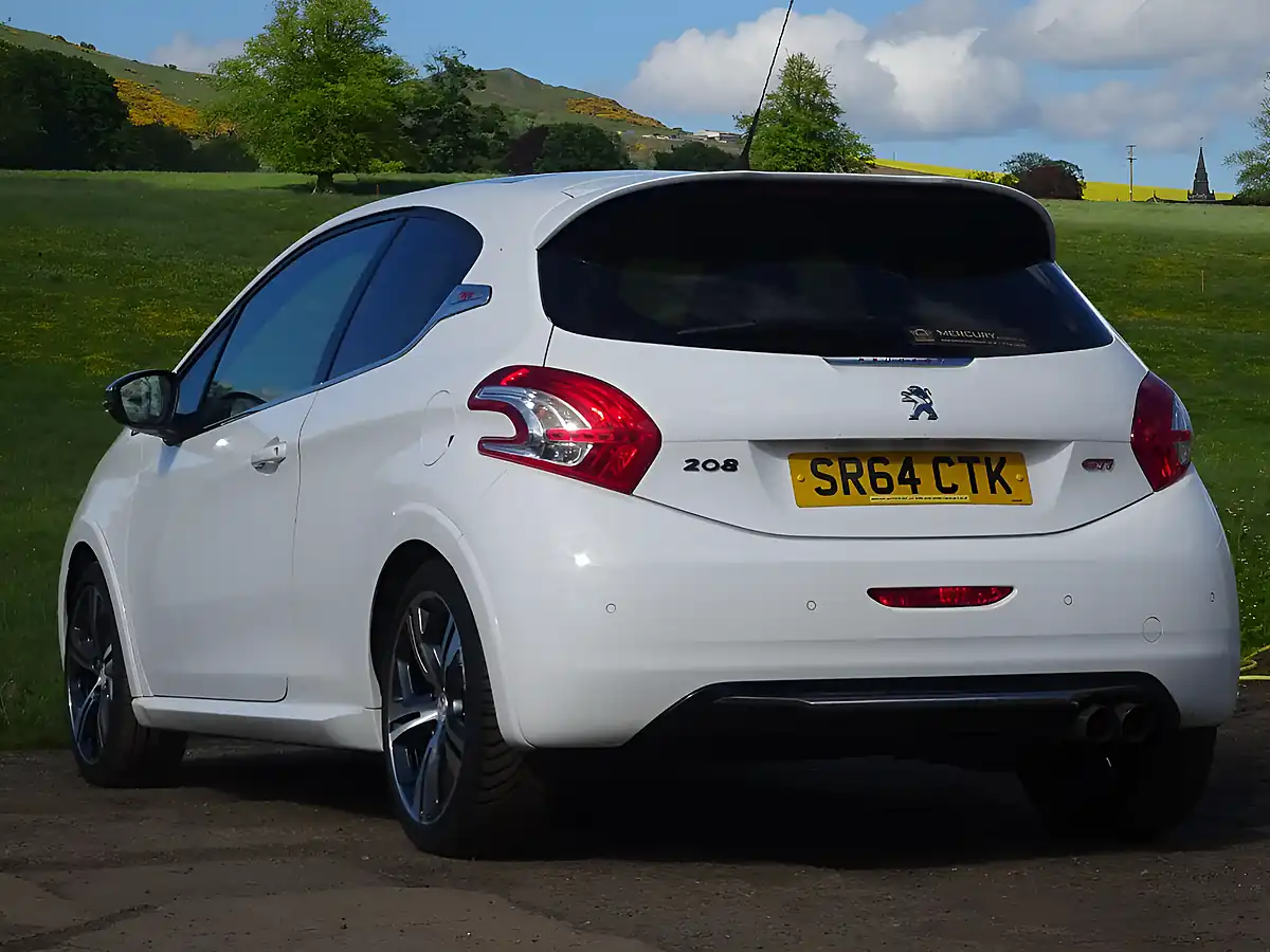 Used 2014 Peugeot 208 GTI White - Interior and Exterior details 5