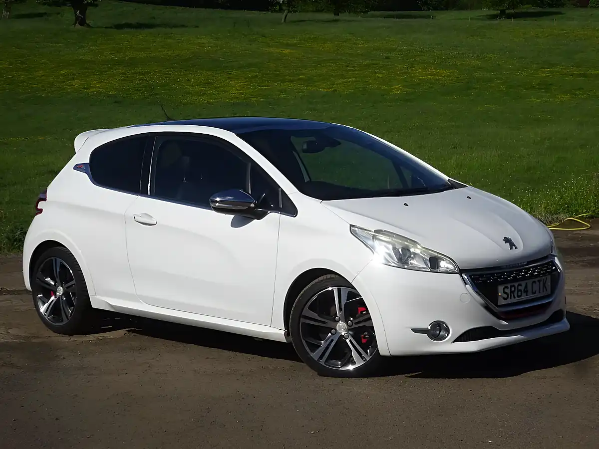 Used 2014 Peugeot 208 GTI White - Interior and Exterior details 6