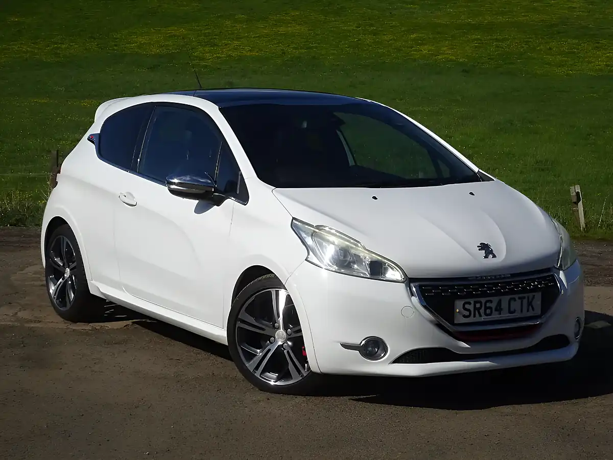 Used 2014 Peugeot 208 GTI White - Interior and Exterior details 7
