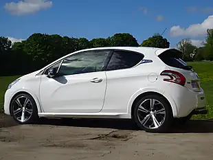 Used 2014 Peugeot 208 GTI White - Interior and Exterior details 9