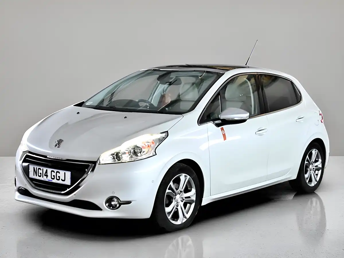 Used 2014 Peugeot 208 Roland Garros White - Interior and Exterior details 2