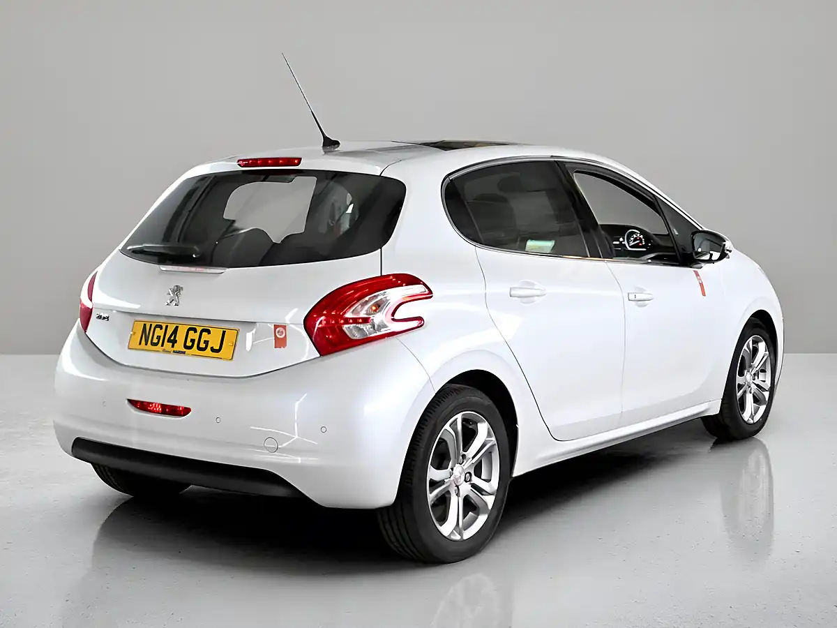 Used 2014 Peugeot 208 Roland Garros White - Interior and Exterior details 5