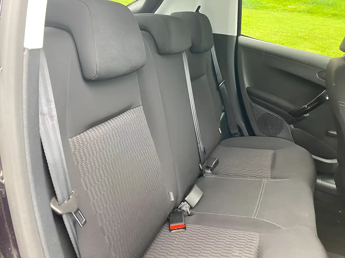 Used 2014 Peugeot 208 Style Blue - Interior and Exterior details 12