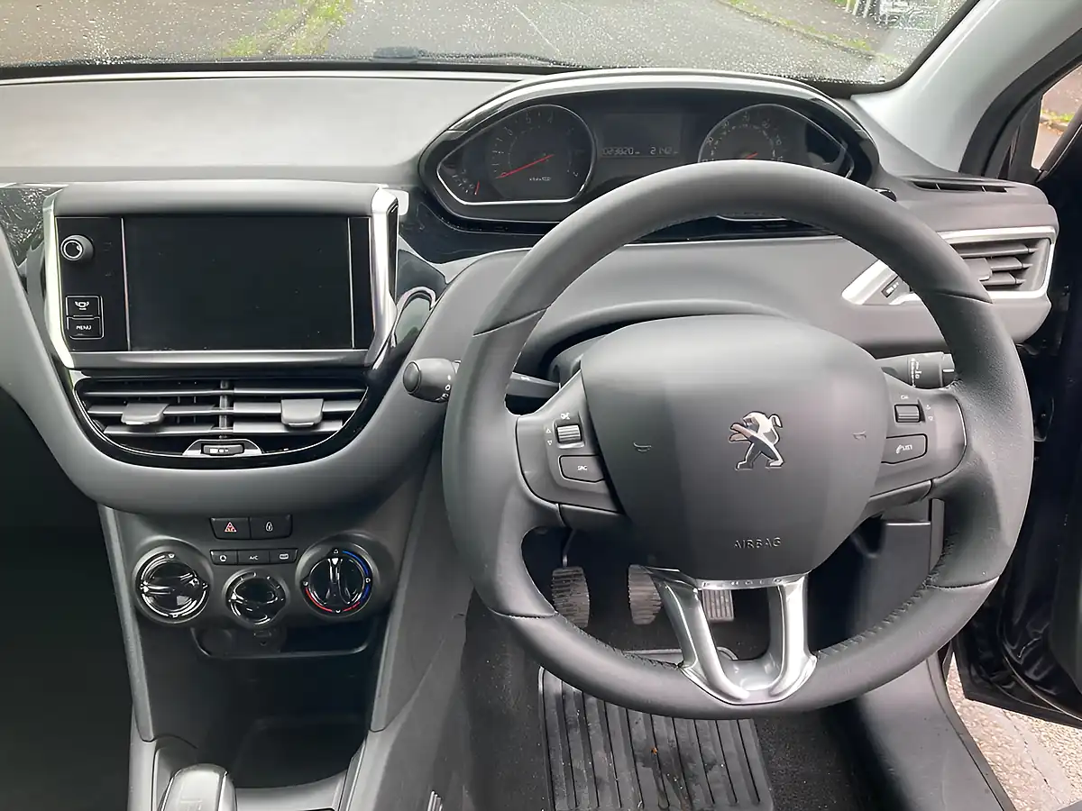 Used 2014 Peugeot 208 Style Blue - Interior and Exterior details 16