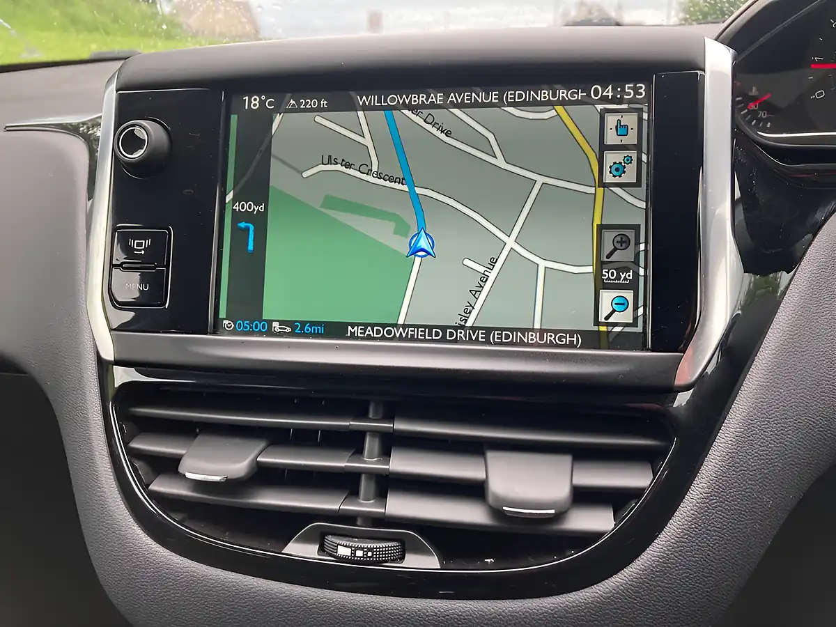 Used 2014 Peugeot 208 Style Blue - Interior and Exterior details 18