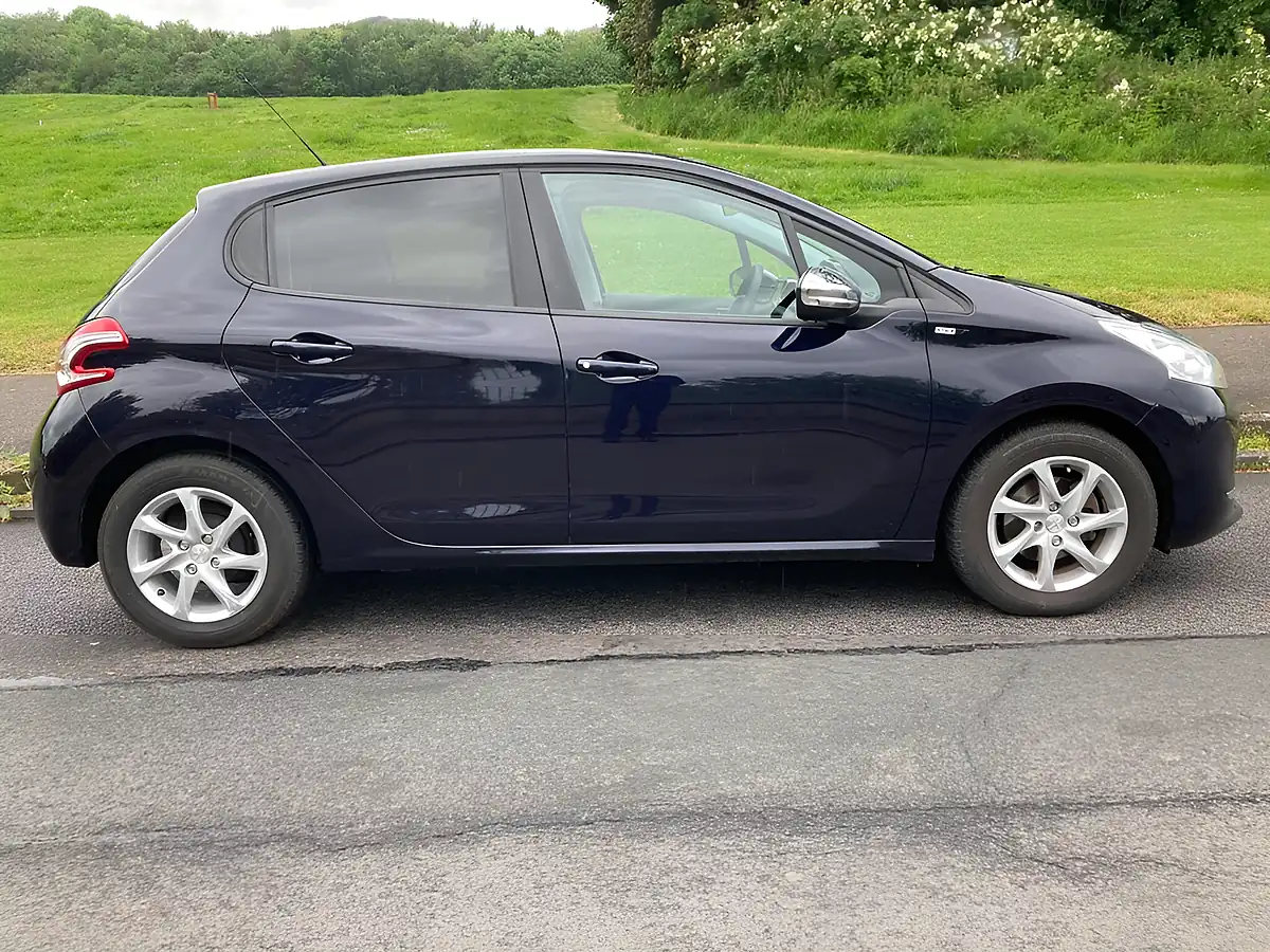 Used 2014 Peugeot 208 Style Blue - Interior and Exterior details 2