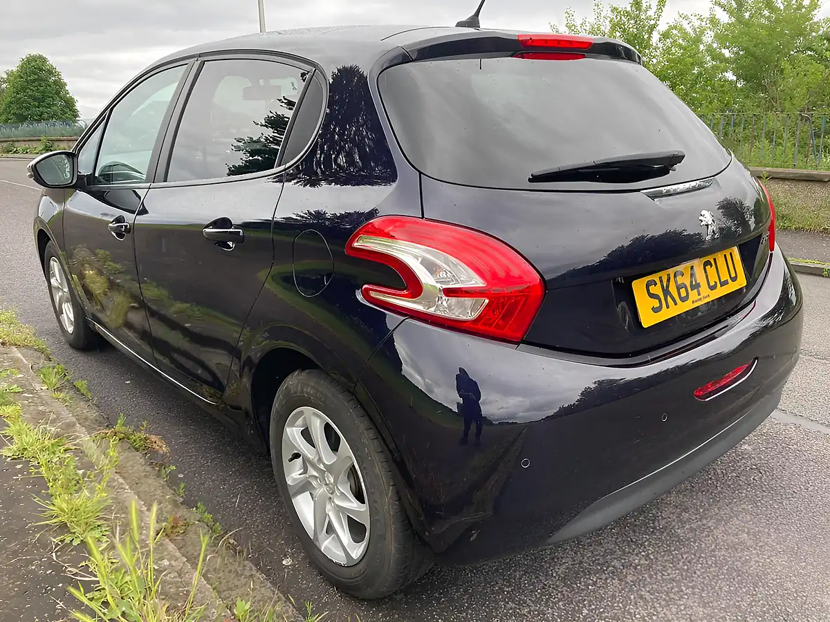 Used 2014 Peugeot 208 Style Blue - Interior and Exterior details 5