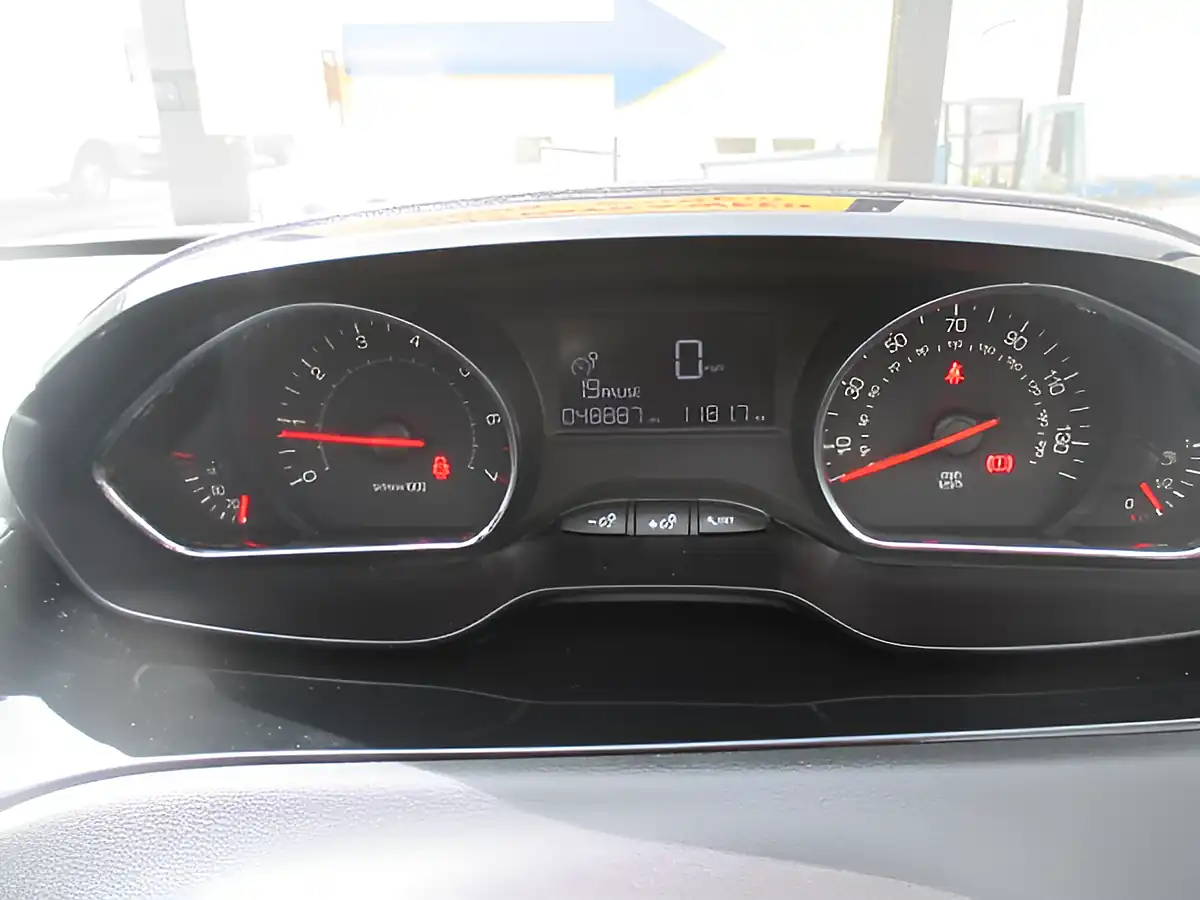 Used 2014 Peugeot 208 Style Grey - Interior and Exterior details 10
