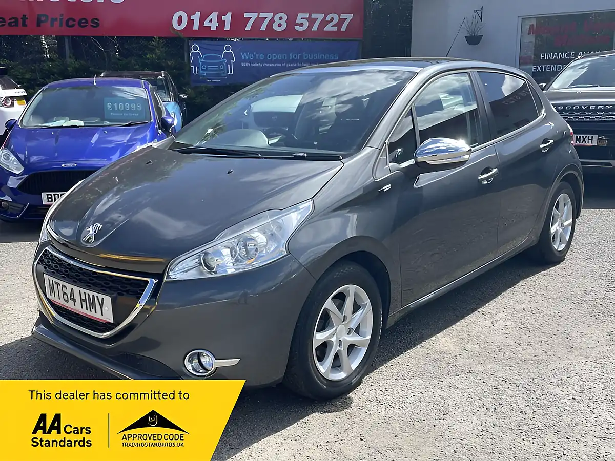 Used 2014 Peugeot 208 Style Grey - Front View