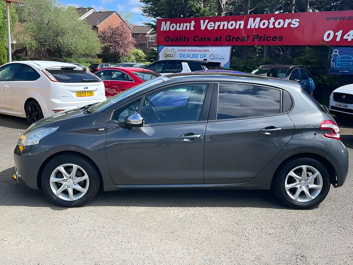 Used 2014 Peugeot 208 Style Grey - Interior and Exterior details 5
