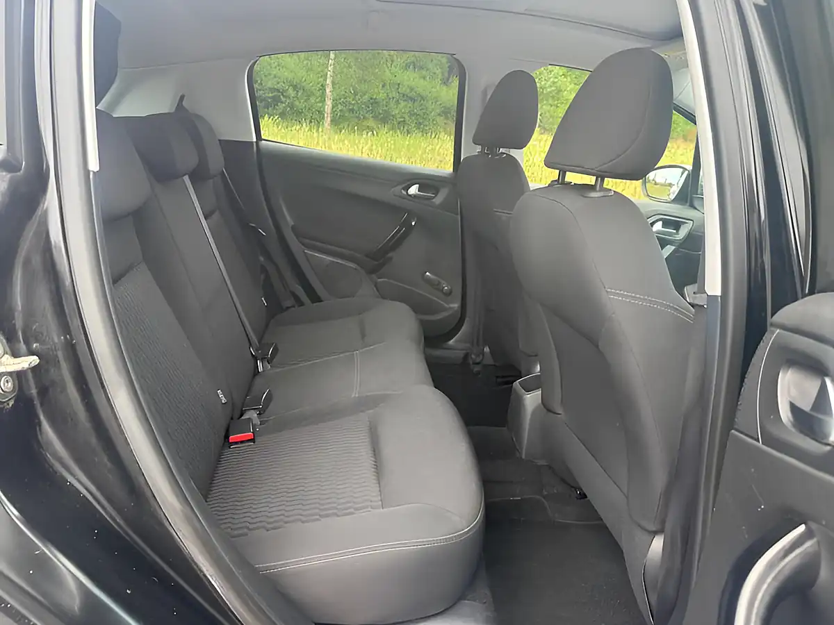 Used 2014 Peugeot 208 Style Nera Black - Interior and Exterior details 10