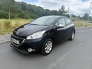 Used 2014 Peugeot 208 Style Nera Black - Interior and Exterior details 5