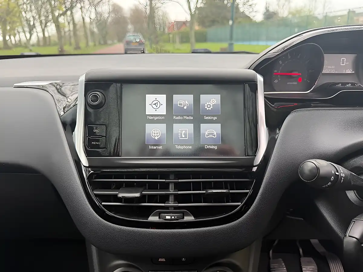 Used 2014 Peugeot 208 Style Silver - Interior and Exterior details 15