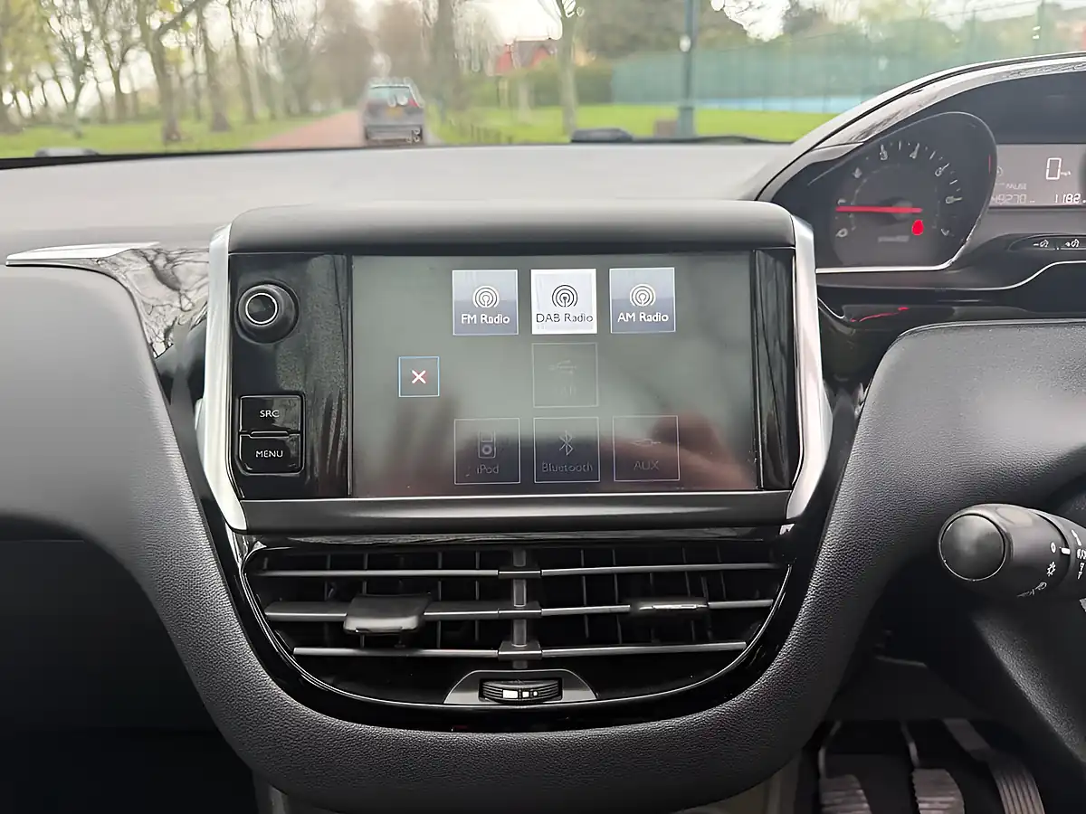 Used 2014 Peugeot 208 Style Silver - Interior and Exterior details 18