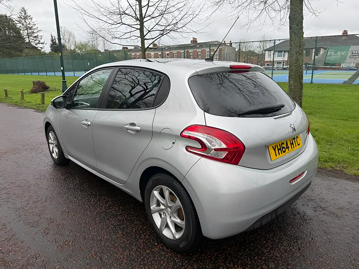 Used 2014 Peugeot 208 Style Silver - Interior and Exterior details 5