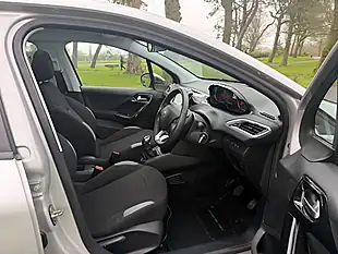 Used 2014 Peugeot 208 Style Silver - Interior and Exterior details 6