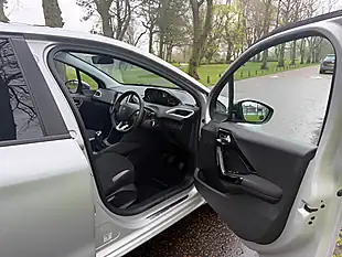 Used 2014 Peugeot 208 Style Silver - Interior and Exterior details 7