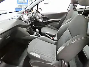 Used 2014 Peugeot 208 Style White - Interior and Exterior details 11