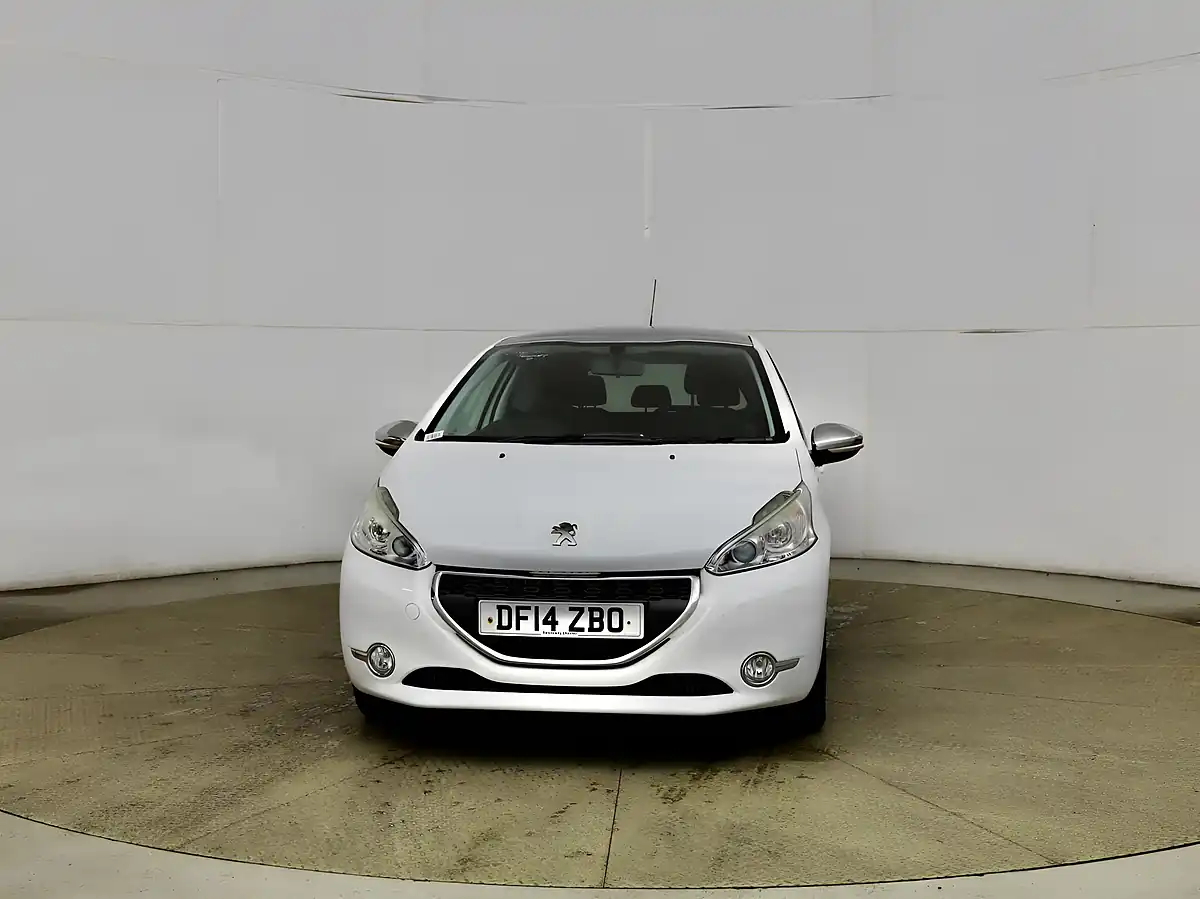 Used 2014 Peugeot 208 Style White - Interior and Exterior details 2