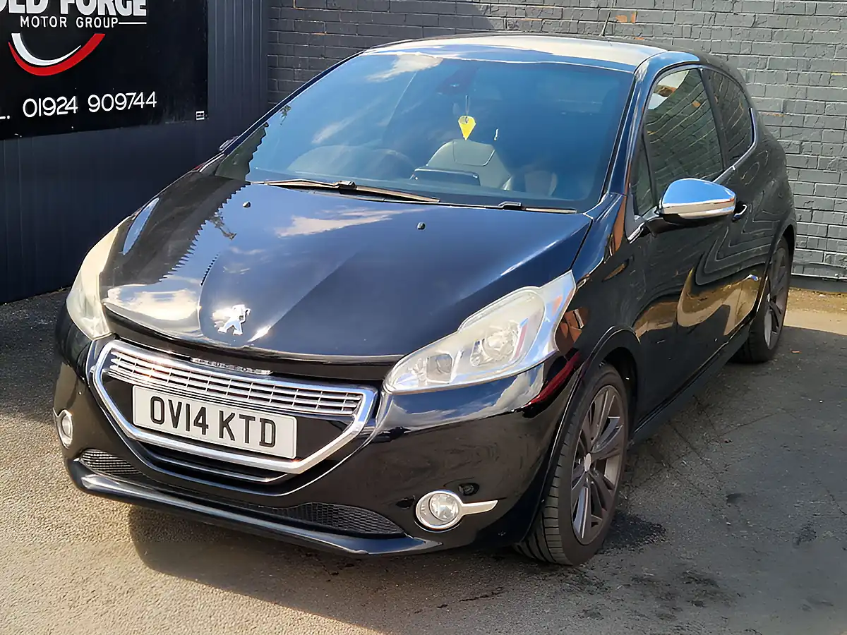 Used 2014 Peugeot 208 Xy Black - Interior and Exterior details 5