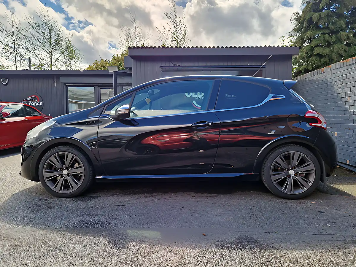 Used 2014 Peugeot 208 Xy Black - Interior and Exterior details 6