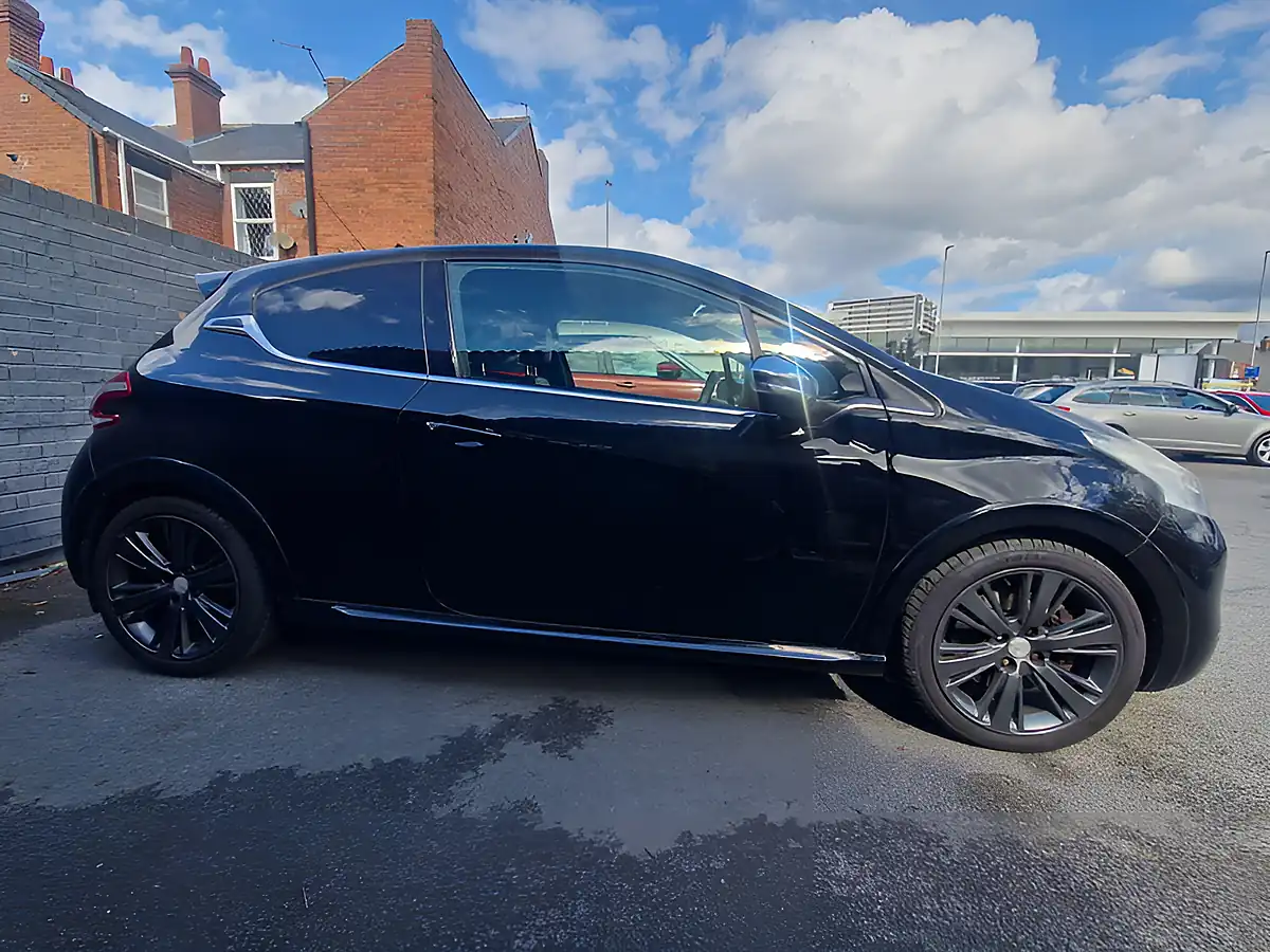Used 2014 Peugeot 208 Xy Black - Interior and Exterior details 7
