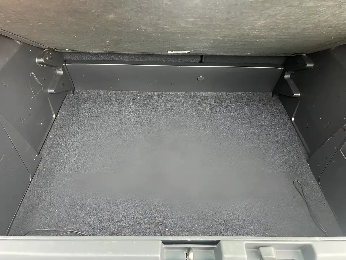 Used 2014 Peugeot 3008 Active Grey - Interior and Exterior details 14