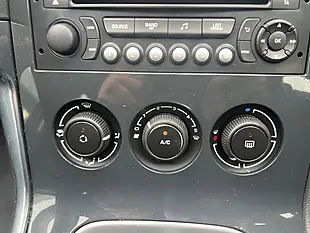 Used 2014 Peugeot 3008 Active Grey - Interior and Exterior details 17