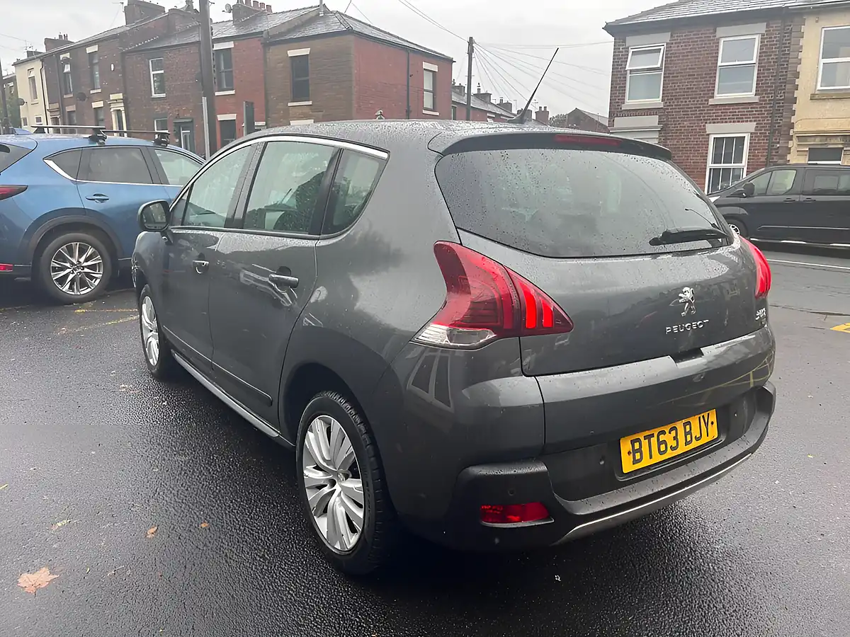 Used 2014 Peugeot 3008 Active Grey - Interior and Exterior details 5