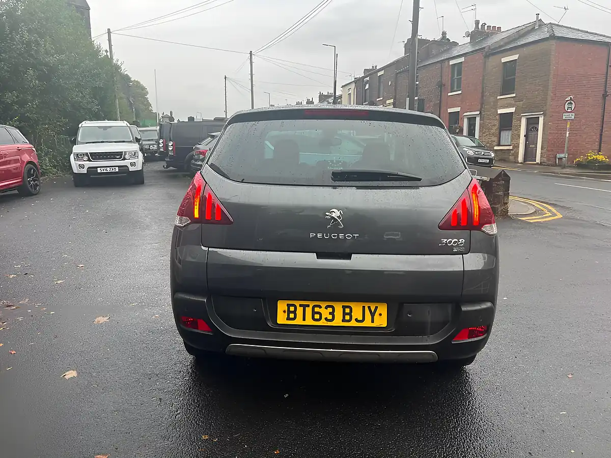 Used 2014 Peugeot 3008 Active Grey - Interior and Exterior details 6