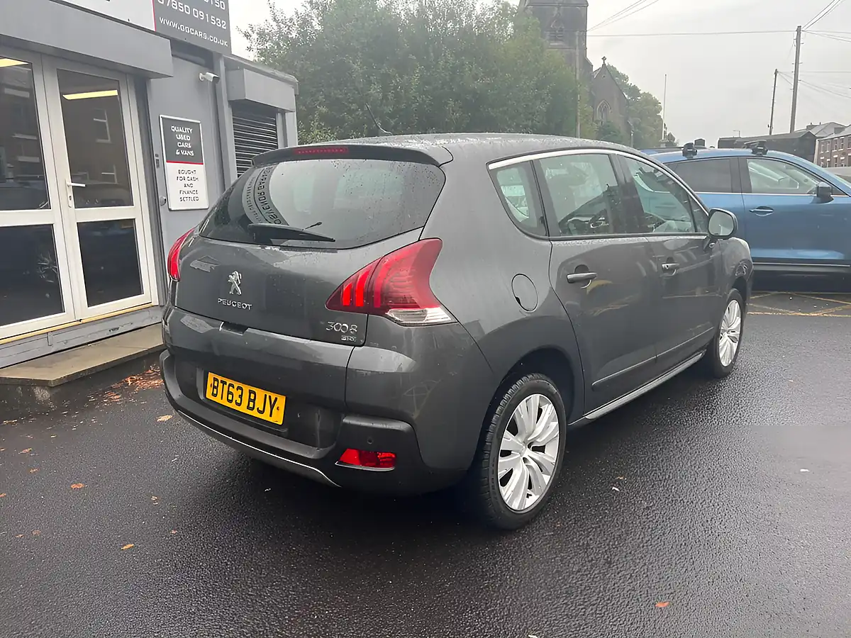 Used 2014 Peugeot 3008 Active Grey - Interior and Exterior details 7