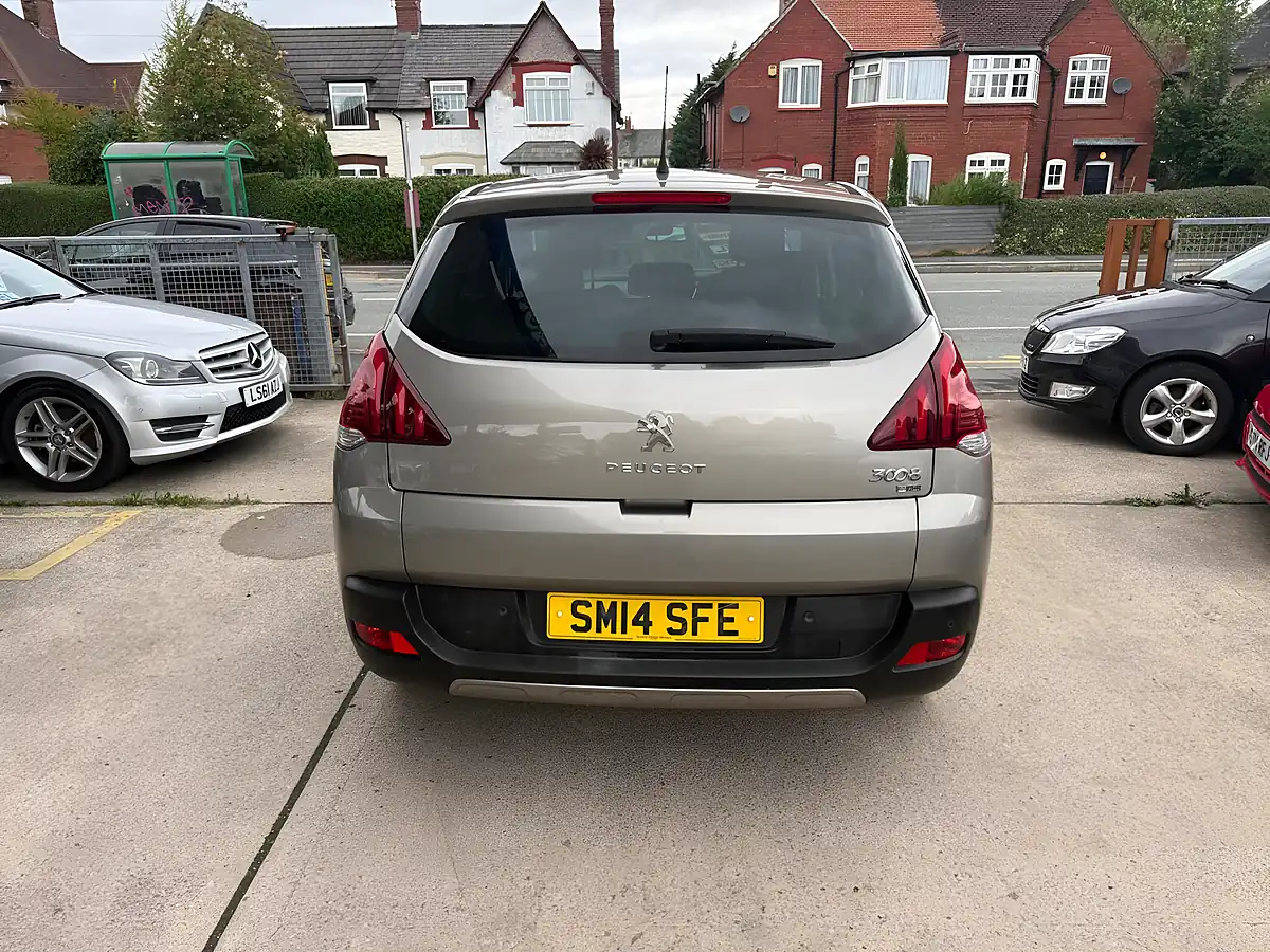 Used 2014 Peugeot 3008 Active Grey - Interior and Exterior details 4