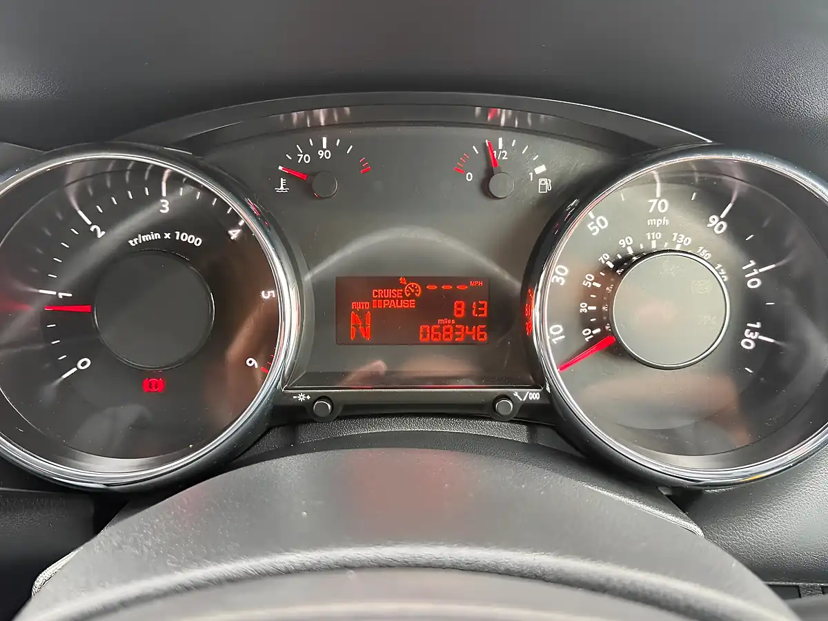 Used 2014 Peugeot 3008 Active Grey - Interior and Exterior details 9