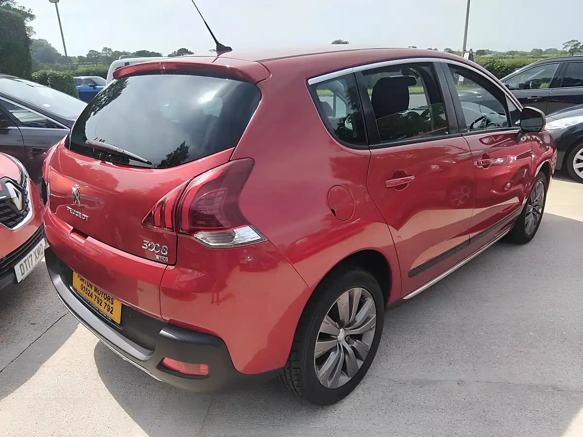 Used 2014 Peugeot 3008 Active Red - Interior and Exterior details 11