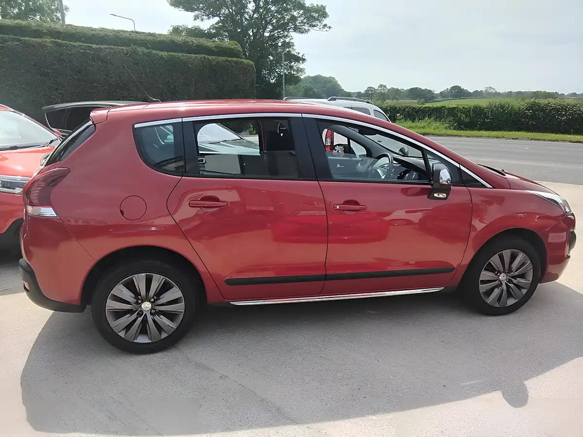 Used 2014 Peugeot 3008 Active Red - Interior and Exterior details 12