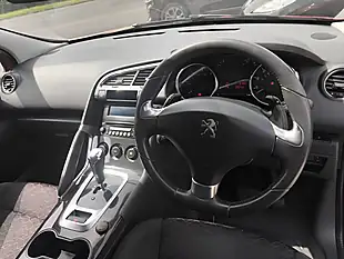 Used 2014 Peugeot 3008 Active Red - Interior and Exterior details 15