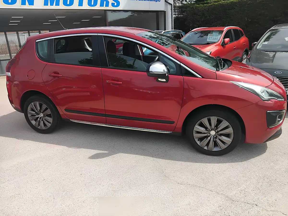 Used 2014 Peugeot 3008 Active Red - Interior and Exterior details 8