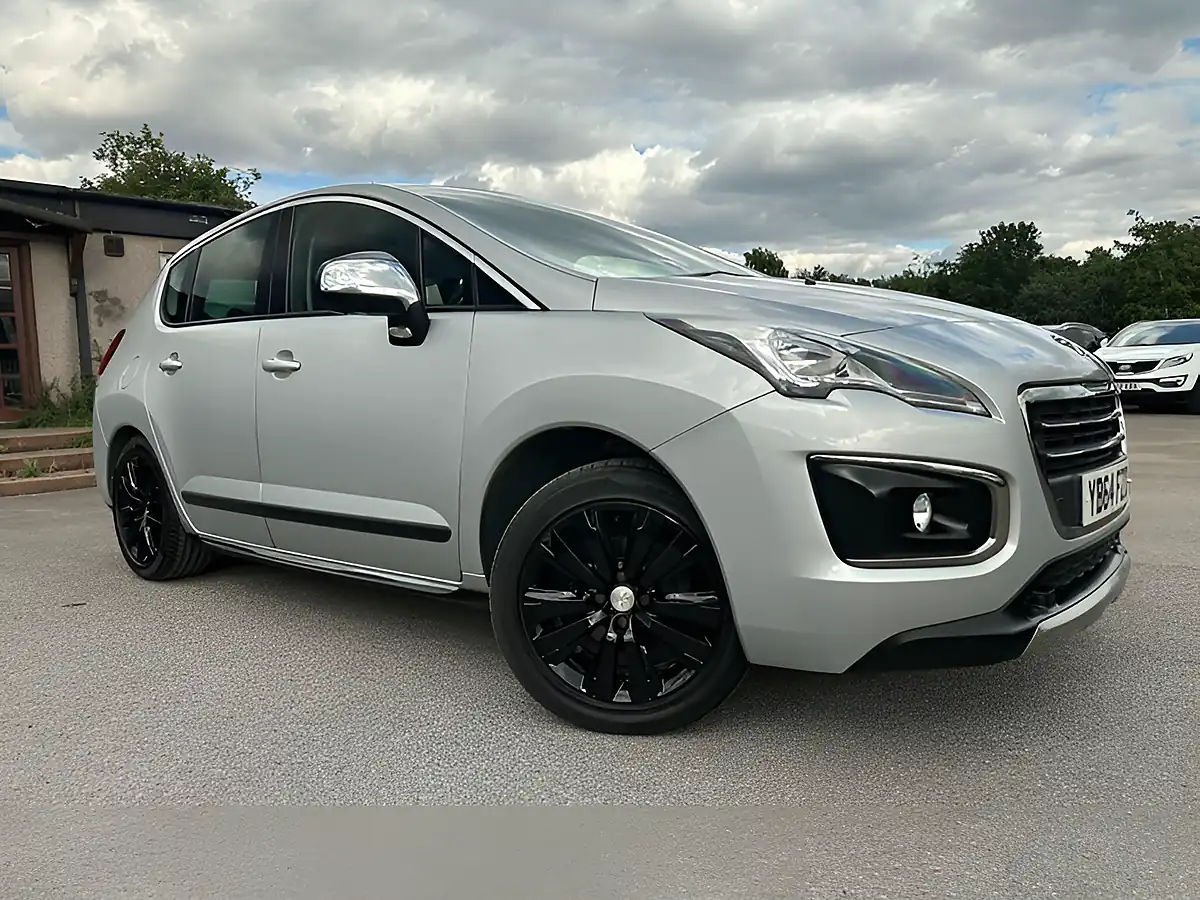 Used 2014 Peugeot 3008 Active Silver - Front View